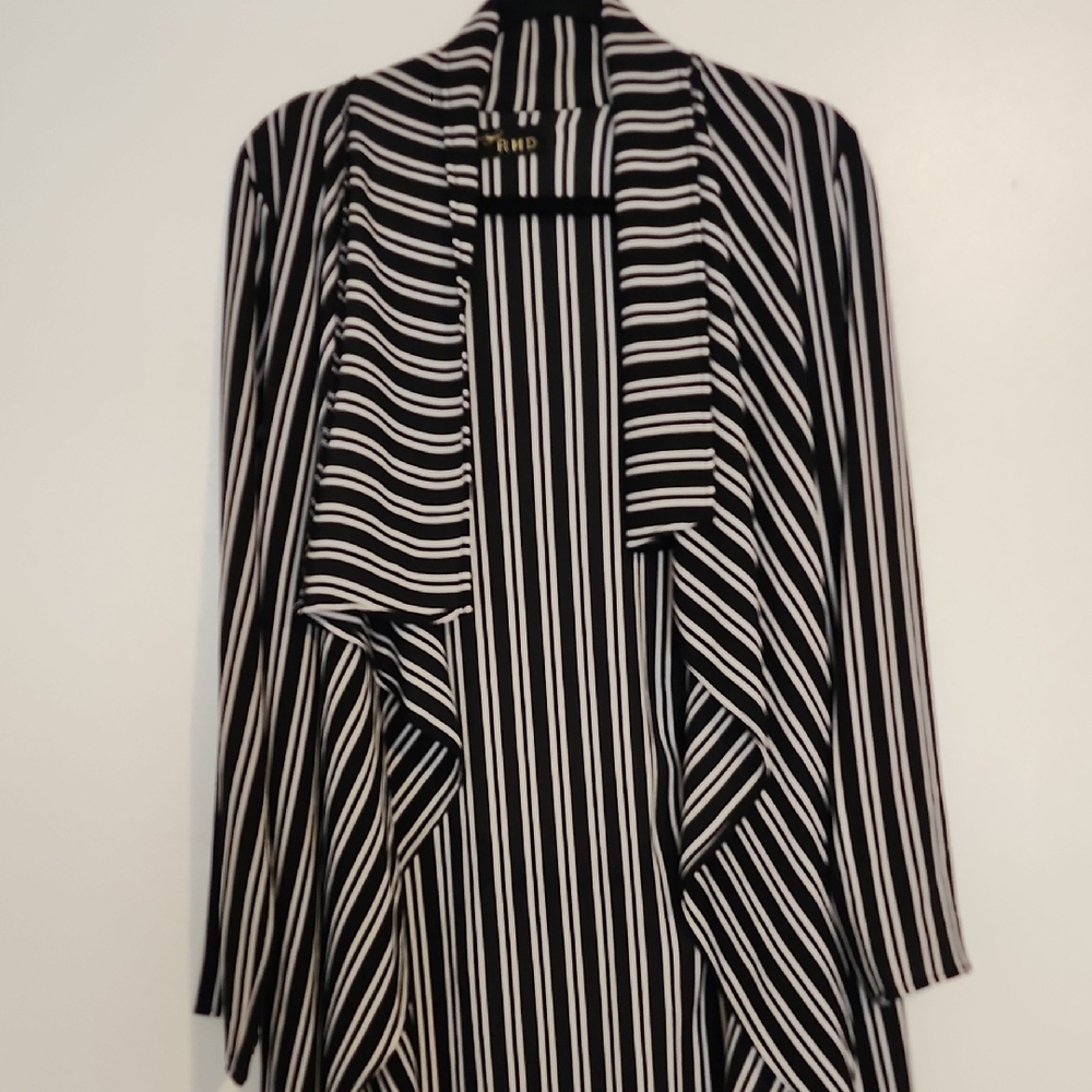 New York & Company Black and White Striped Robe